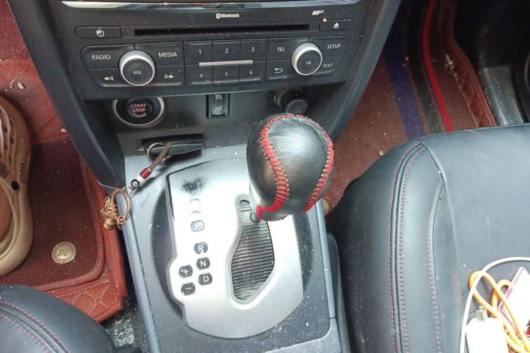 Used Renault Koleos 2014 2.0L Two-Wheel Drive Smart Edition Gear Lever