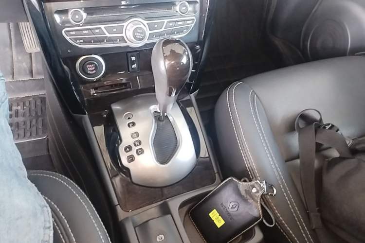 Used Renault Koleos 2014 2.0L Two-Wheel Drive Comfort Edition Gear Lever