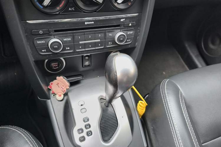 Used Renault Koleos 2014 Revised Version 2.0L Two-Wheel Drive Smart Enjoyment Edition Gear Lever