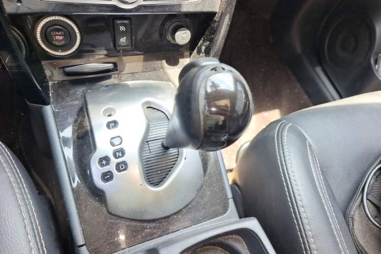 Used Renault Koleos 2014 2.0L Two-Wheel Drive Comfort Edition Gear Lever