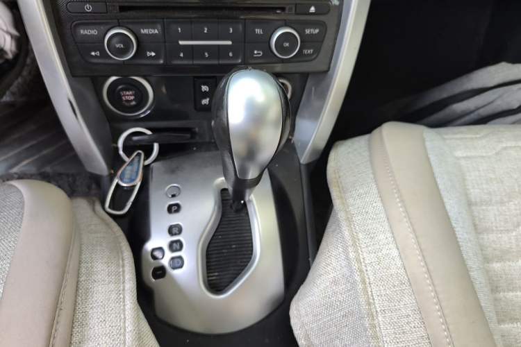 Used Renault Koleos 2014 Revised Version 2.0L Two-Wheel Drive Fashion Edition Gear Lever