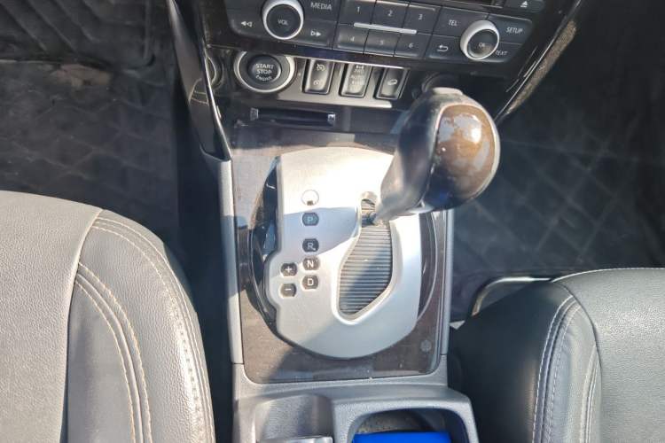 Used Renault Koleos 2014 2.5L Four-Wheel Drive Luxury Edition Gear Lever