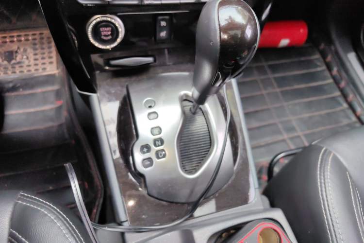 Used Renault Koleos 2014 Revised Version 2.5L Two-Wheel Drive Comfort Edition Gear Lever