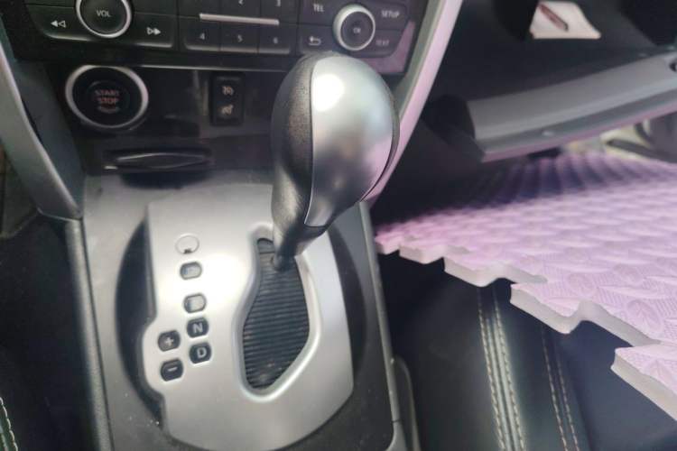Used Renault Koleos 2014 Revised Version 2.0L Two-Wheel Drive Fashion Edition Gear Lever