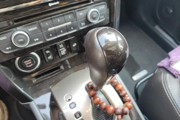 Used Renault Koleos 2014 2.5L Four-Wheel Drive Luxury Edition Gear Lever