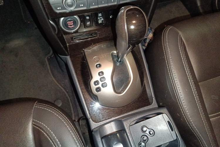 Used Renault Koleos 2014 2.5L 4x4 Comfort Edition Gear Lever