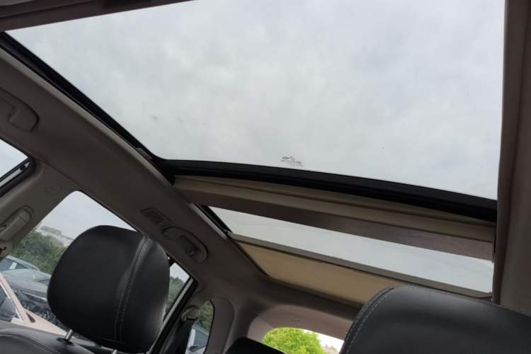 Used Renault Koleos 2014 Revised Version 2.5L Two-Wheel Drive Urban Edition Headliner