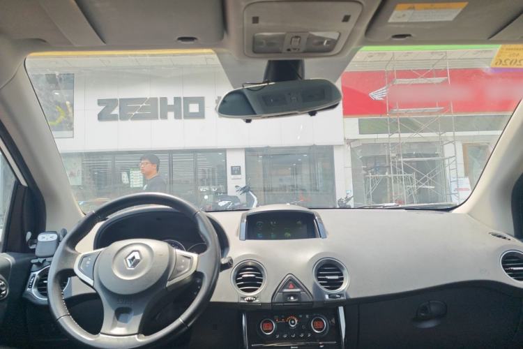 Used Renault Koleos 2014 2.5L Two-Wheel-Drive Urban Edition Headliner