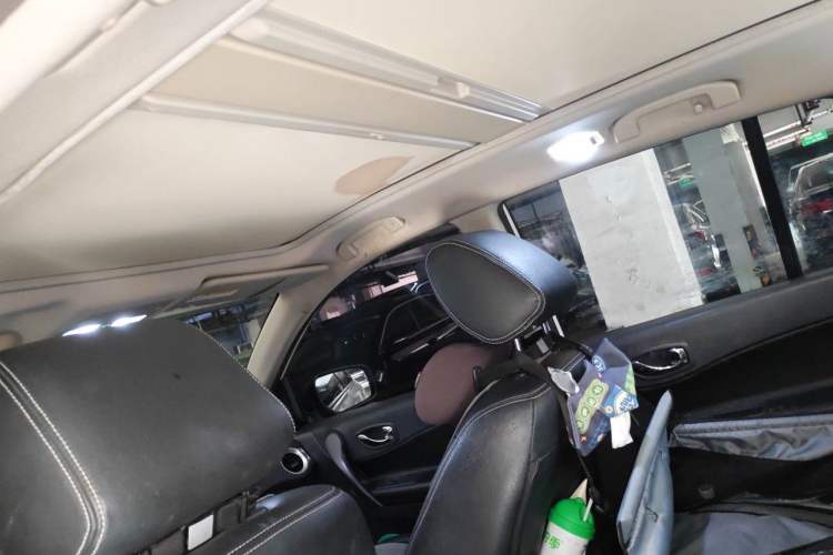 Used Renault Koleos 2014 2.5L Two-Wheel-Drive Urban Edition Headliner
