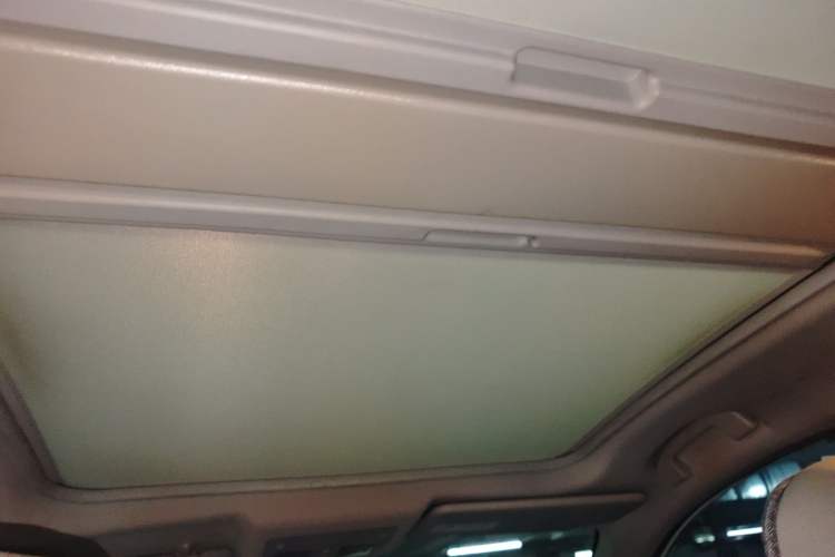 Used Renault Koleos 2014 Revised Version 2.5L Two-Wheel Drive Urban Edition Headliner