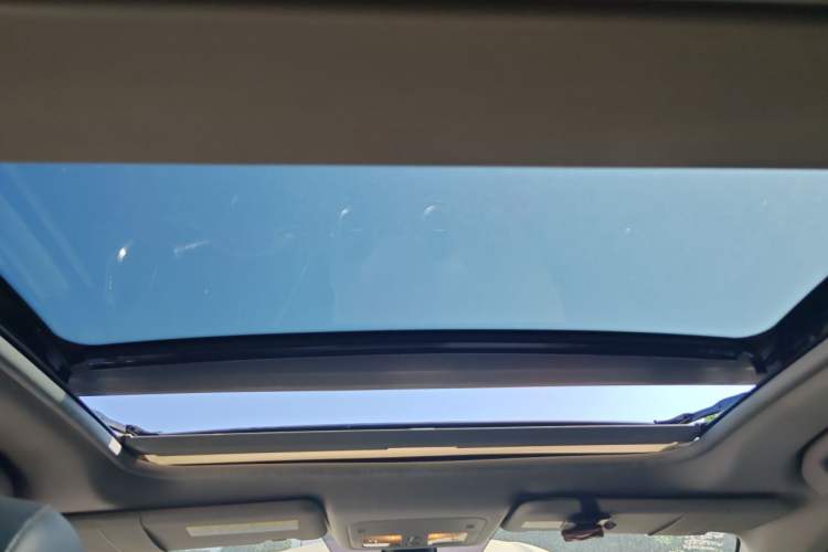 Used Renault Koleos 2014 2.5L Four-Wheel Drive Luxury Edition Headliner