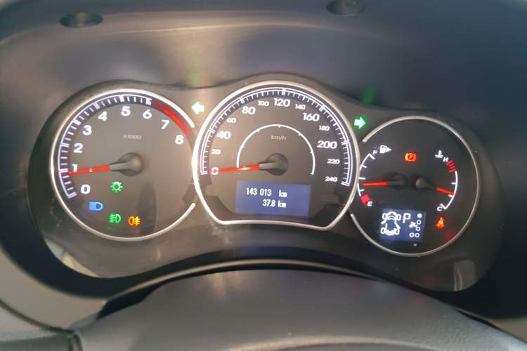 Used Renault Koleos 2014 Revised Version 2.5L Two-Wheel Drive Comfort Edition Instrument Cluster