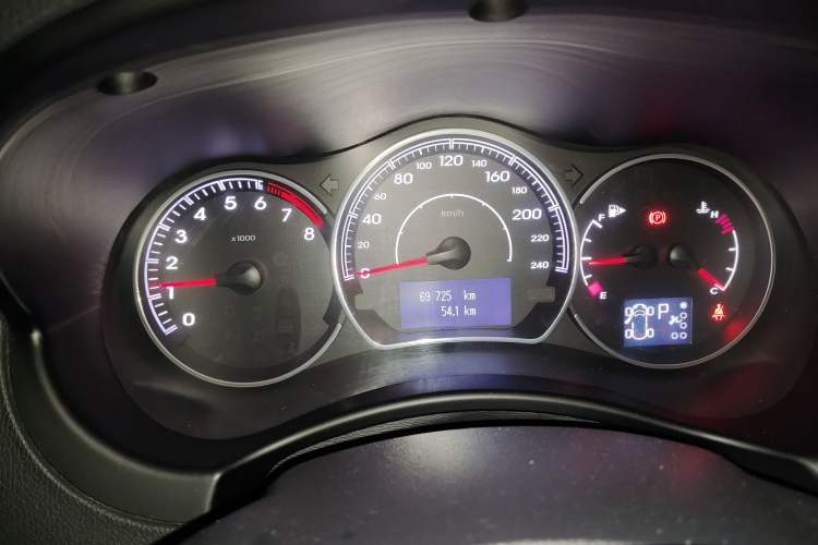 Used Renault Koleos 2014 2.5L 4x4 Comfort Edition Instrument Cluster