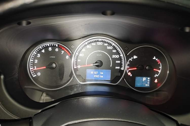 Used Renault Koleos 2014 Revised Version 2.0L Two-Wheel Drive Fashion Edition Instrument Cluster