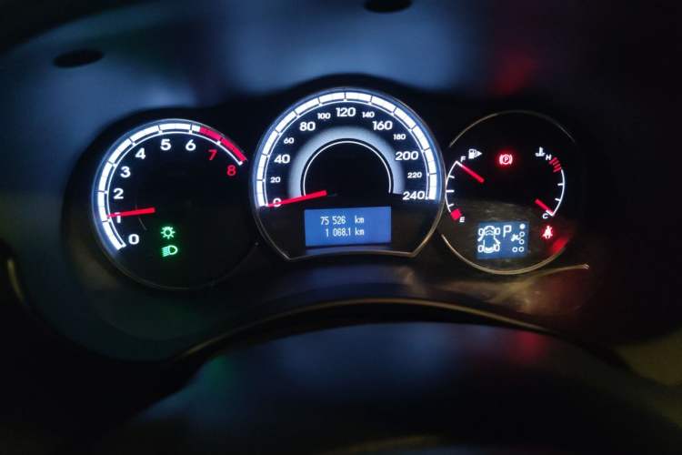 Used Renault Koleos 2014 Revised Version 2.5L Two-Wheel Drive Comfort Edition Instrument Cluster