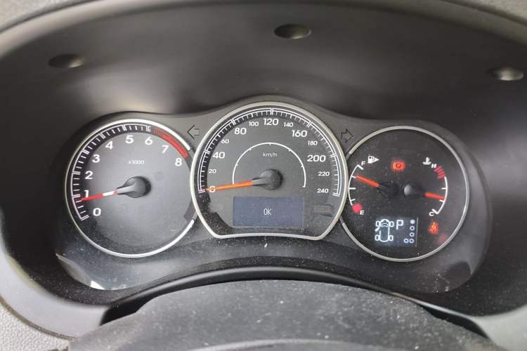 Used Renault Koleos 2014 Revised Version 2.0L Two-Wheel Drive Fashion Edition Instrument Cluster