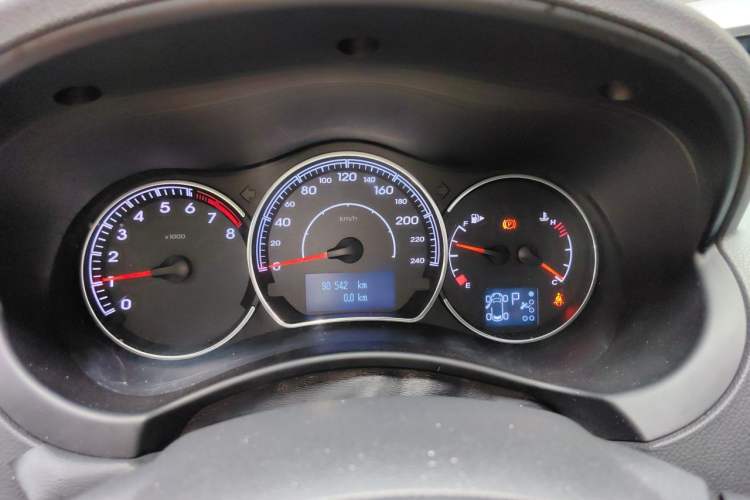 Used Renault Koleos 2014 Revised Version 2.5L Two-Wheel Drive Comfort Edition Instrument Cluster