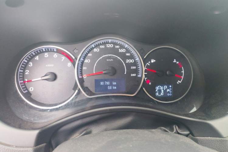 Used Renault Koleos 2014 Revised Version 2.0L Two-Wheel Drive Fashion Edition Instrument Cluster