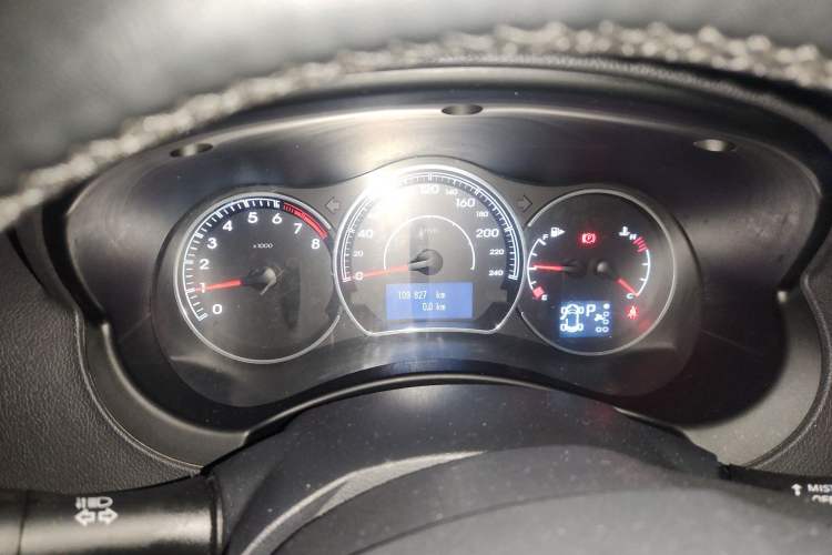Used Renault Koleos 2014 Revised Version 2.0L Two-Wheel Drive Fashion Edition Instrument Cluster
