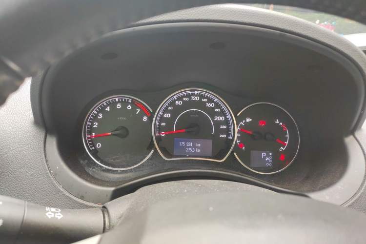 Used Renault Koleos 2014 Revised Version 2.0L Two-Wheel Drive Fashion Edition Instrument Cluster