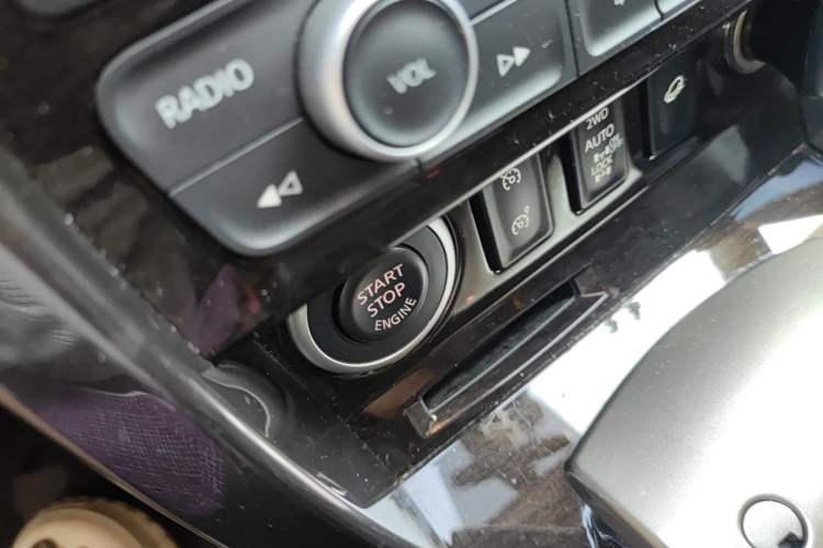 Used Renault Koleos 2014 2.5L Four-Wheel Drive Luxury Edition Interior 1
