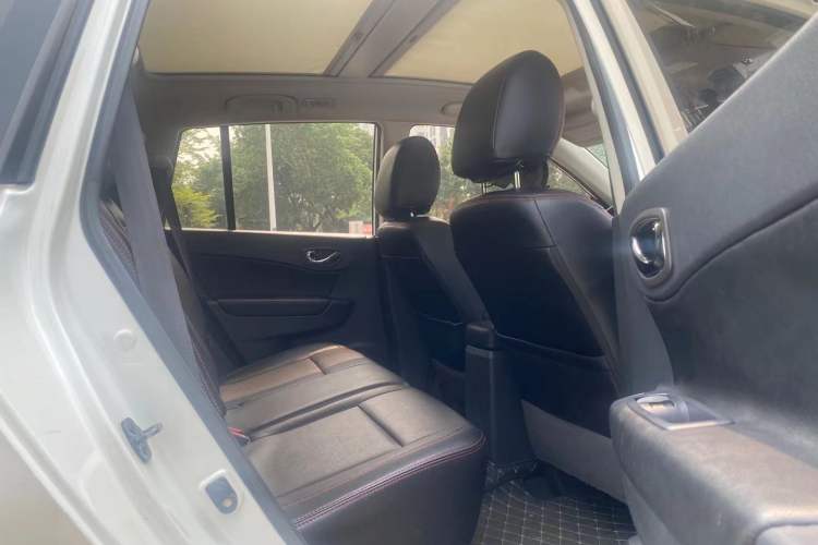 Used Renault Koleos 2014 2.0L Two-Wheel Drive Fashion Edition Interior 3