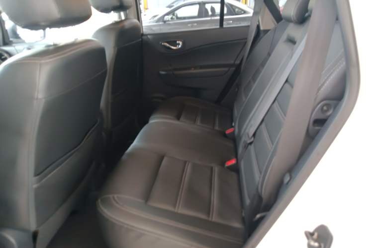 Used Renault Koleos 2014 Revised Version 2.5L Two-Wheel Drive Comfort Edition Interior 4