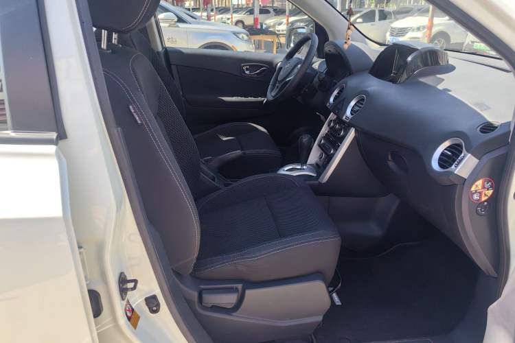 Used Renault Koleos 2014 2.0L Two-Wheel Drive Fashion Edition Interior 4