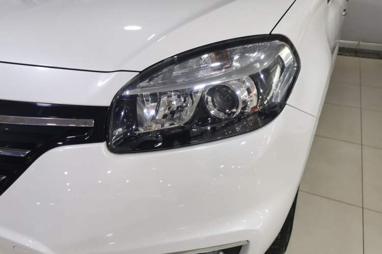 Used Renault Koleos 2014 2.0L Two-Wheel Drive Comfort Edition Left Front Headlight
