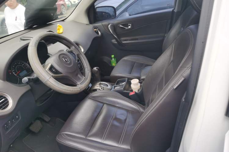 Used Renault Koleos 2014 2.5L Two-Wheel Drive Comfort Edition Left Front Seat