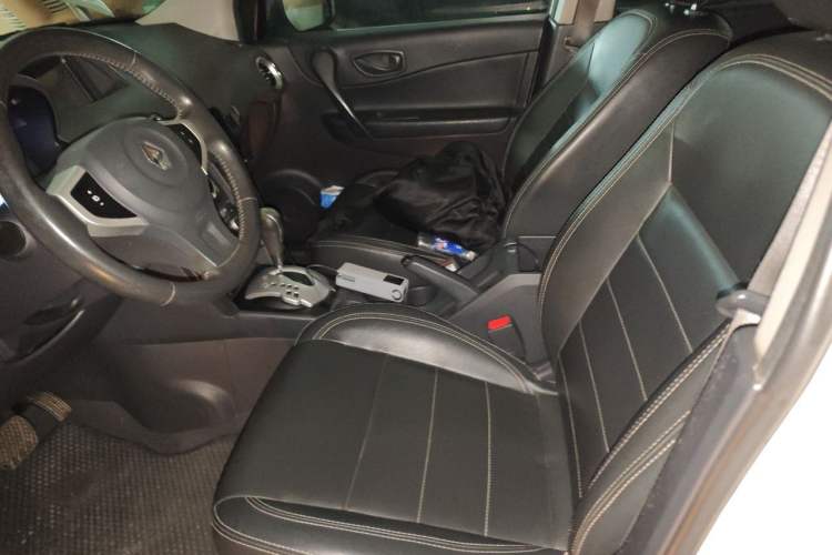 Used Renault Koleos 2014 2.0L Two-Wheel Drive Smart Edition Left Front Seat