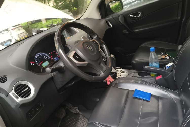 Used Renault Koleos 2014 Revised Version 2.5L Two-Wheel Drive Urban Edition Left Front Seat