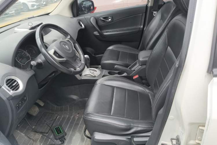 Used Renault Koleos 2014 Revised Version 2.5L Two-Wheel Drive Urban Edition Left Front Seat