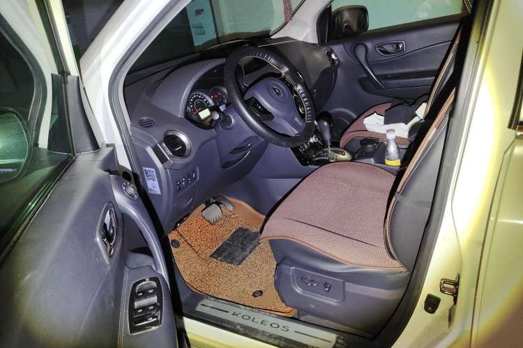 Used Renault Koleos 2014 2.5L 4x4 Comfort Edition Left Front Seat