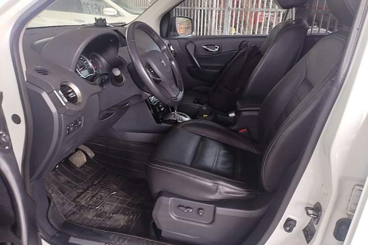 Used Renault Koleos 2014 2.0L Two-Wheel Drive Comfort Edition Left Front Seat
