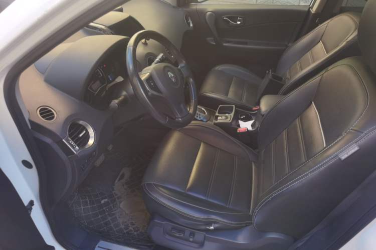 Used Renault Koleos 2014 Revised Version 2.5L Two-Wheel Drive Comfort Edition Left Front Seat