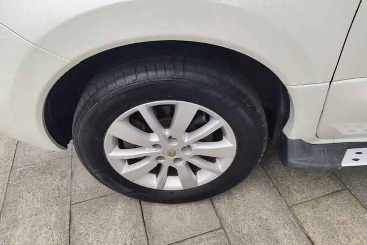 Used Renault Koleos 2014 2.0L Two-Wheel Drive Fashion Edition Left Front Wheel Hub