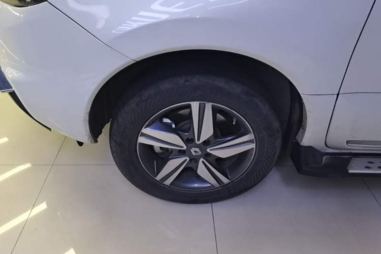 Used Renault Koleos 2014 2.5L 4x4 Comfort Edition Left Front Wheel Hub