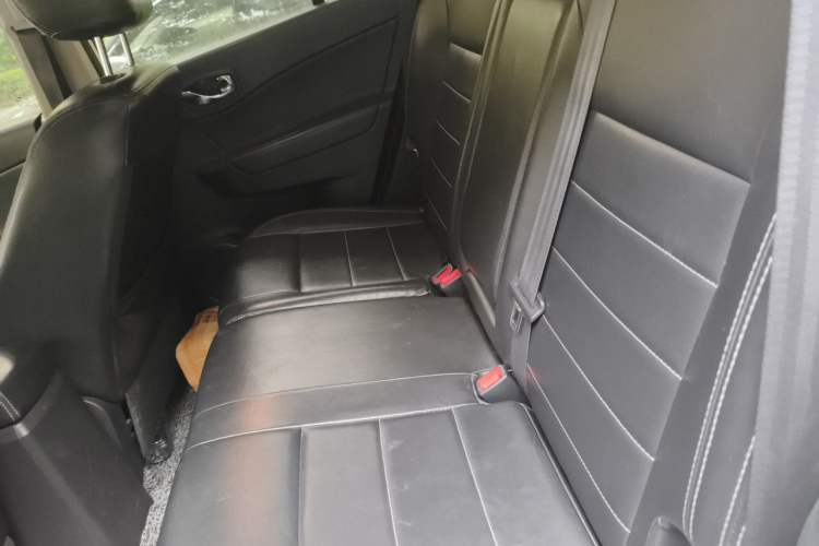 Used Renault Koleos 2014 Revised Version 2.5L Two-Wheel Drive Urban Edition Left Rear Seat