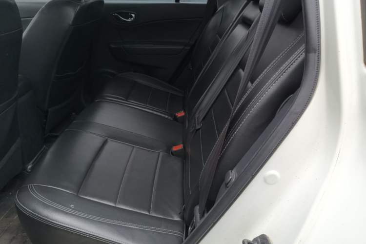 Used Renault Koleos 2014 Revised Version 2.5L Two-Wheel Drive Urban Edition Left Rear Seat