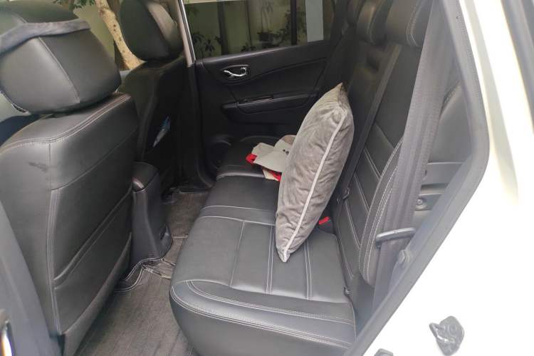 Used Renault Koleos 2014 Revised Version 2.5L Two-Wheel Drive Comfort Edition Left Rear Seat