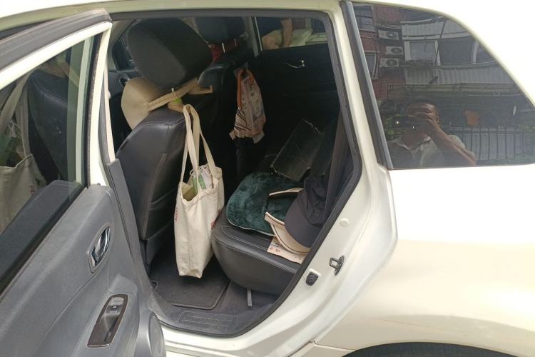 Used Renault Koleos 2014 Revised Version 2.5L Two-Wheel Drive Comfort Edition Left Rear Seat