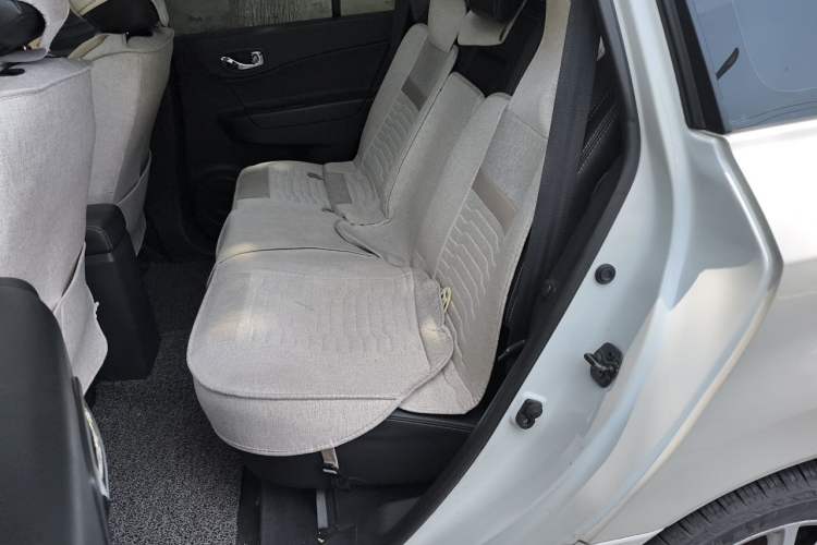 Used Renault Koleos 2014 Revised Version 2.0L Two-Wheel Drive Fashion Edition Left Rear Seat