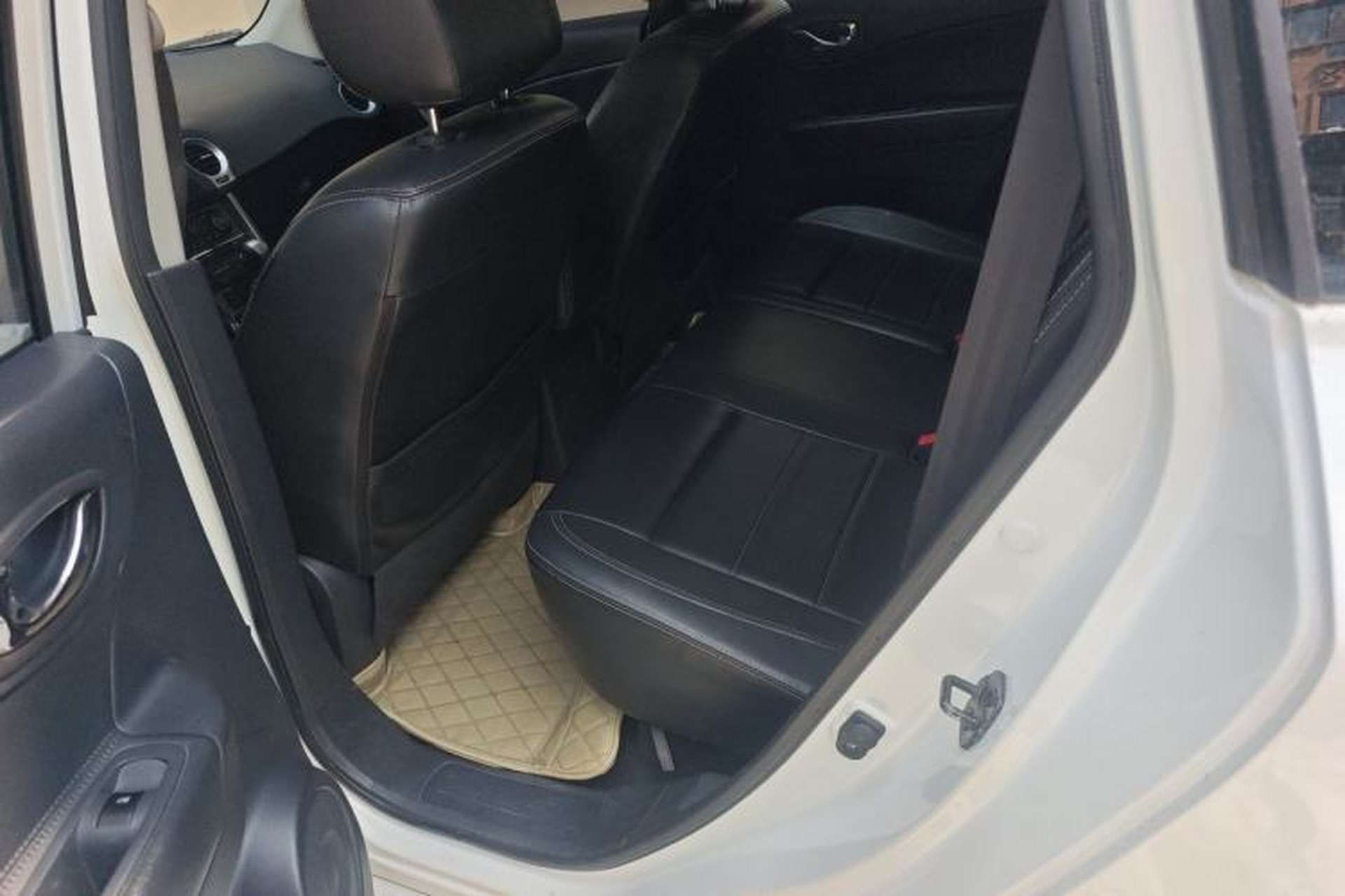Used Renault Koleos 2014 2.0L Two-Wheel Drive Fashion Edition Left Rear Seat