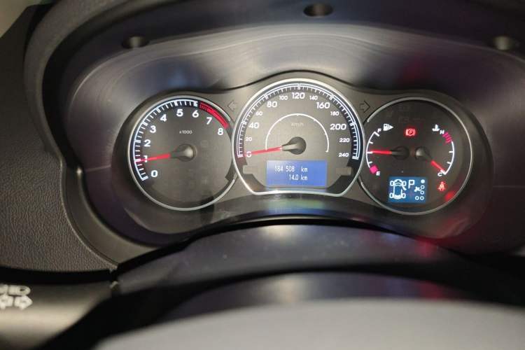 Used Renault Koleos 2014 2.0L Two-Wheel Drive Smart Edition Odometer Close Up