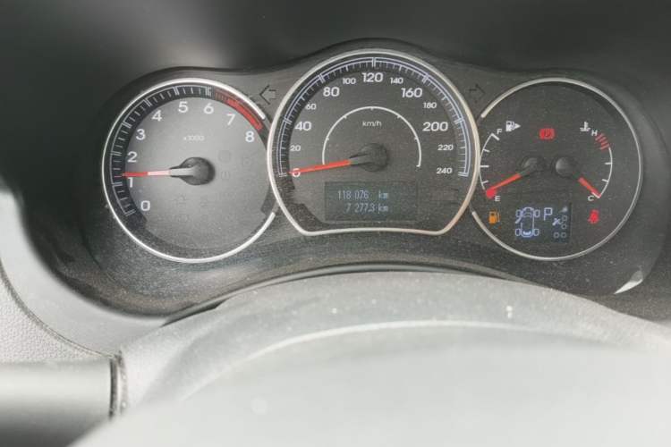 Used Renault Koleos 2014 Revised Version 2.5L Two-Wheel Drive Urban Edition Odometer Close Up
