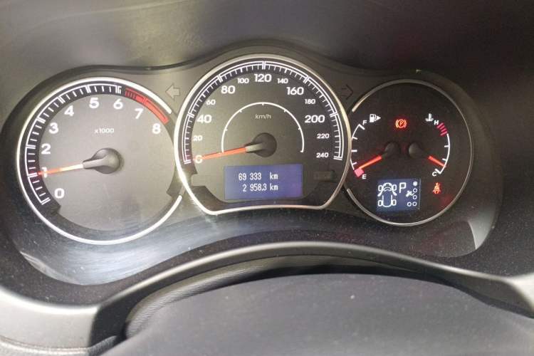 Used Renault Koleos 2014 Revised Version 2.5L Two-Wheel Drive Comfort Edition Odometer Close Up