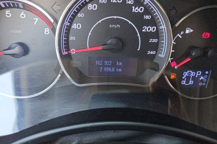 Used Renault Koleos 2014 Revised Version 2.0L Two-Wheel Drive Fashion Edition Odometer Close Up
