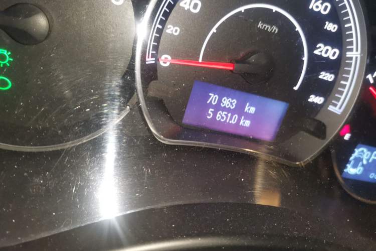Used Renault Koleos 2014 Revised Version 2.5L Two-Wheel Drive Comfort Edition Odometer Close Up