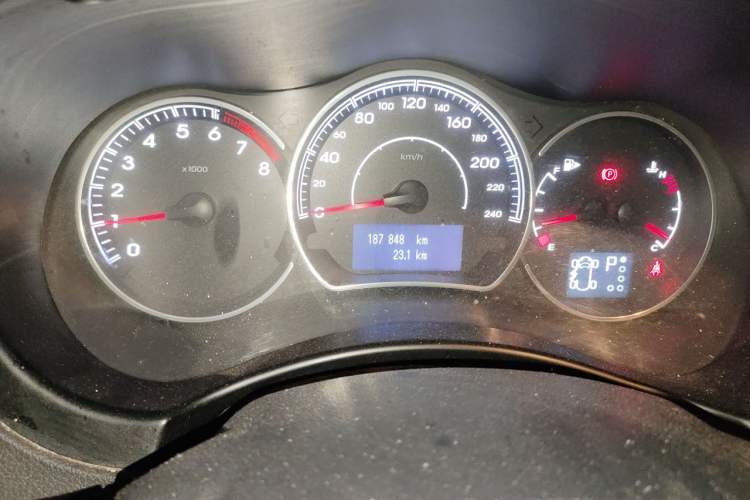 Used Renault Koleos 2014 2.0L Two-Wheel Drive Fashion Edition Odometer Close Up
